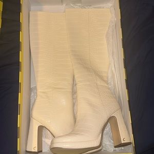 Circus by Sam Edelman Cream crocodile patterned platform boots. Never worn!